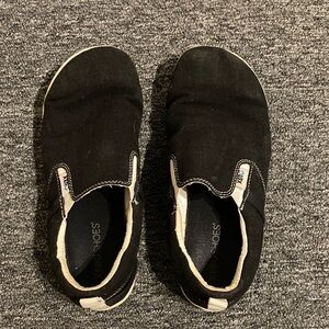 Women's Black Xero Aptos Slip-On Sneakers
